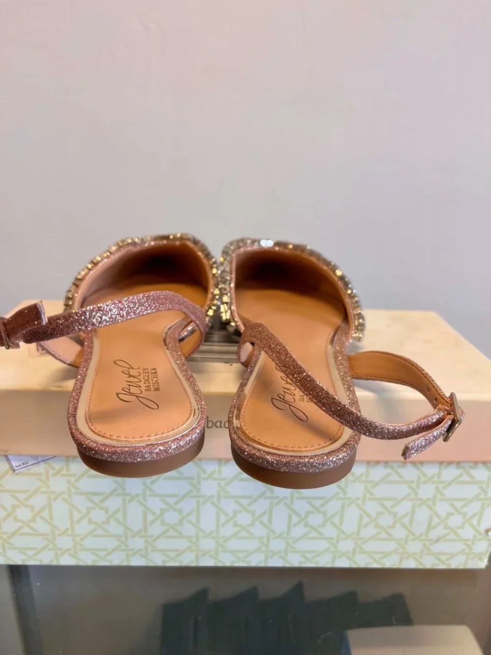 Jewel Badgley Mischka Women's Camden Rose Gold Pointed Flat Size 8 - P1